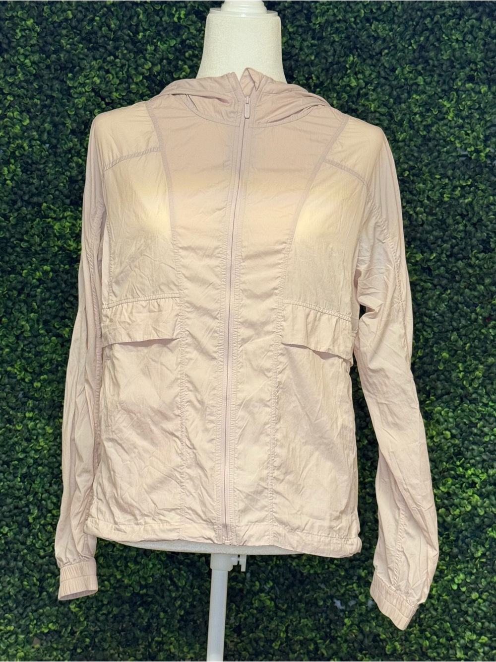 Lululemon Pink Lightweight Hooded Jacket Size 6 🌸